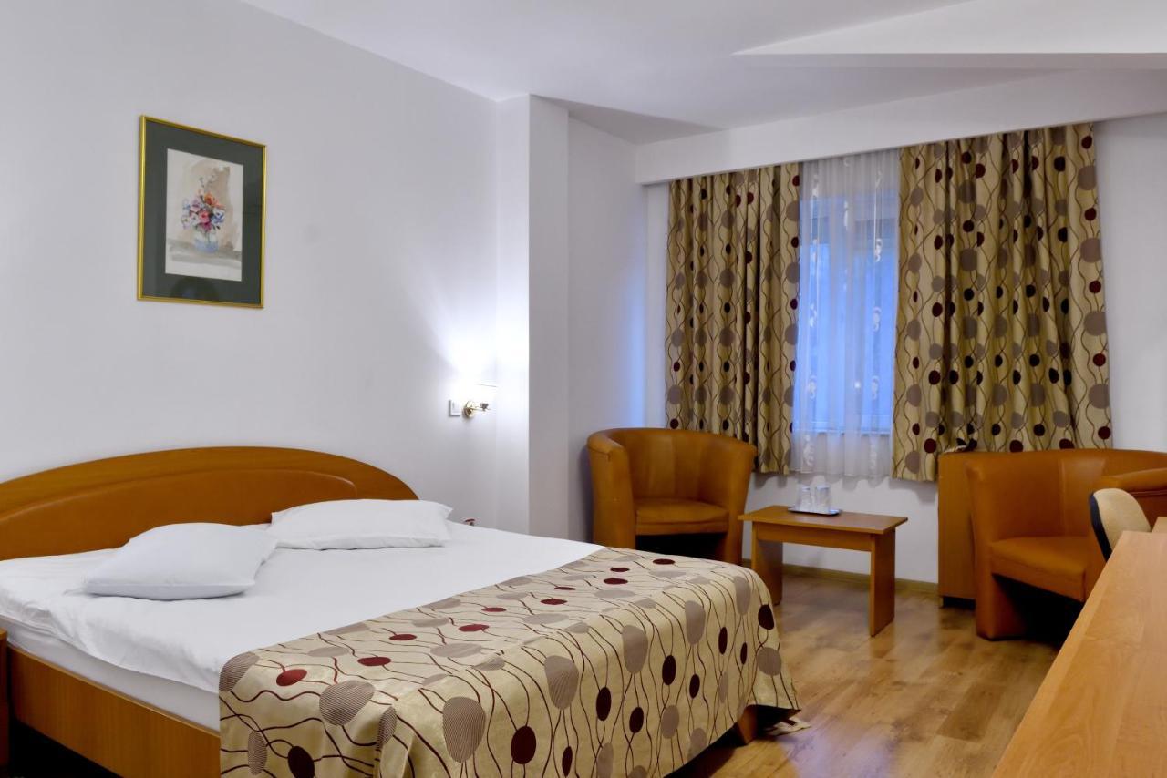 Hotel Select Tulcea Eksteriør billede